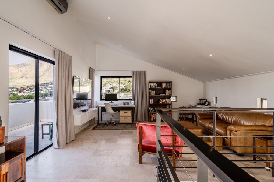 3 Bedroom Property for Sale in Higgovale Western Cape